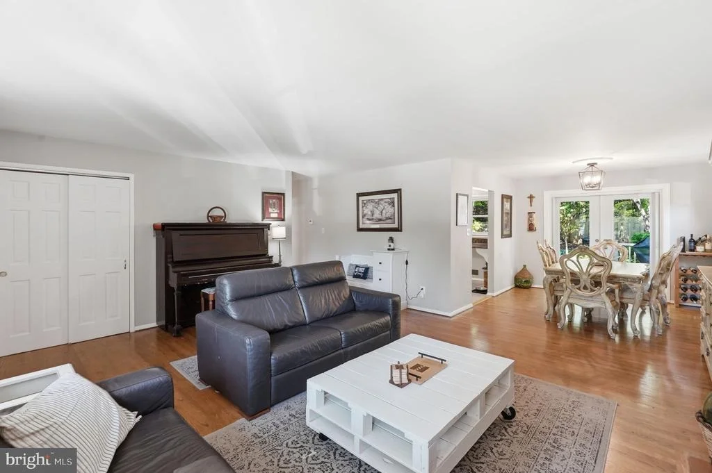 Photo of 5414 QUEENSBERRY AVENUE