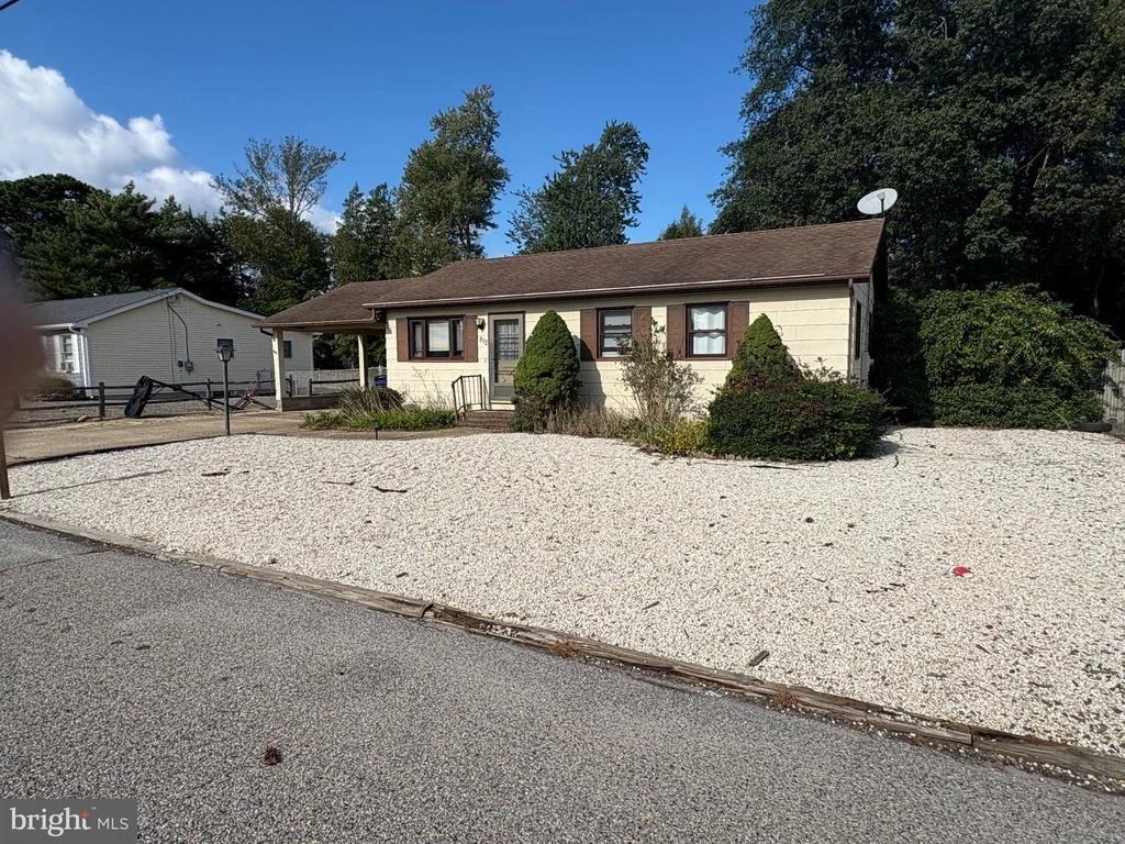 Photo of 812 JANE DRIVE