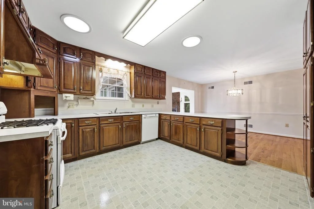 Photo of 5194 DEBRA ROAD