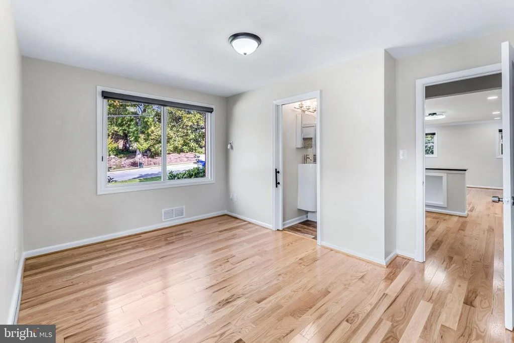 Photo of 6015 FOREST ROAD