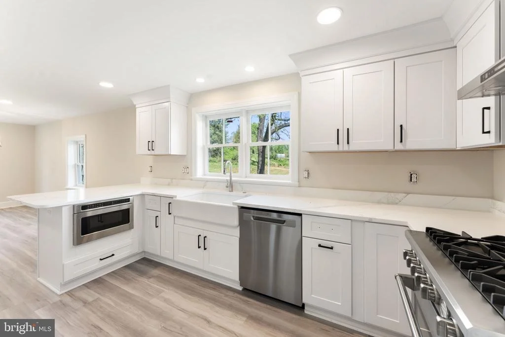 Photo of 11066 MORELAND ROAD