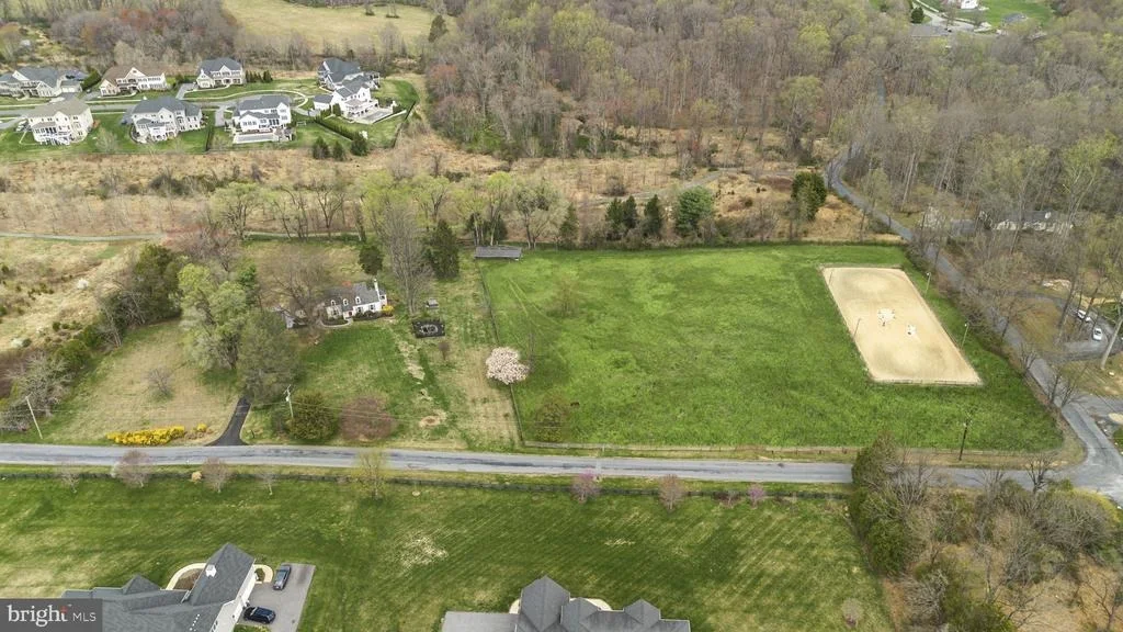 Photo of 16510 BATCHELLORS FOREST ROAD
