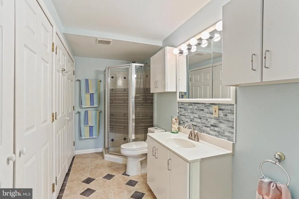 Photo of 10000 MADRONAWOOD DRIVE