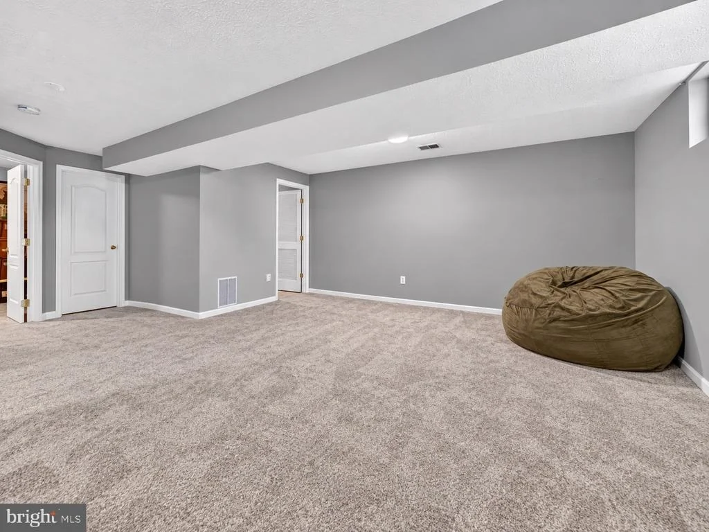 Photo of 5435 SIR DOUGLAS DRIVE