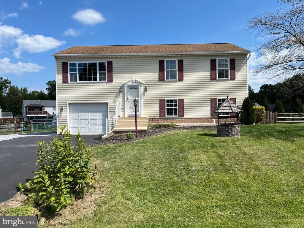 Photo of 15932 HIBISCUS DRIVE
