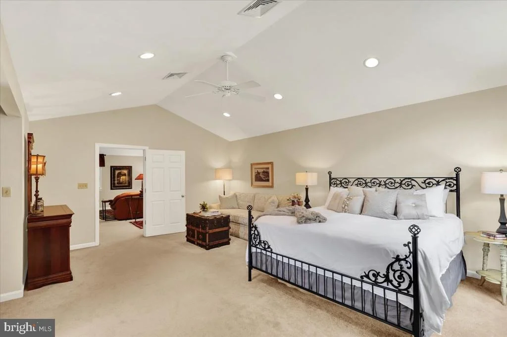 Photo of 225 LOGAN AVENUE