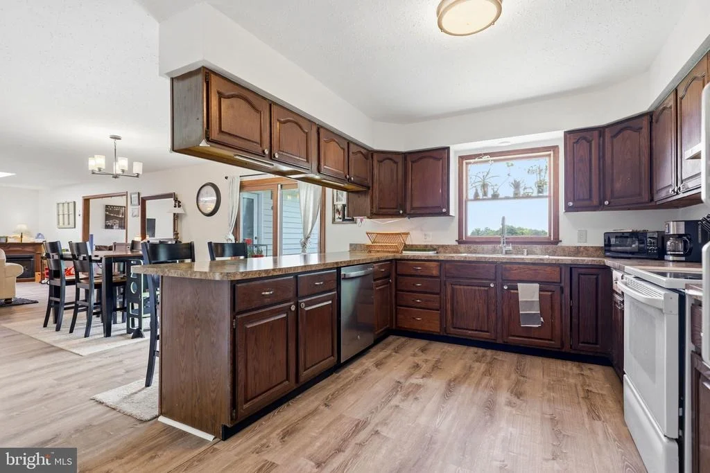 Photo of 7313 COVINGTONS CORNER ROAD