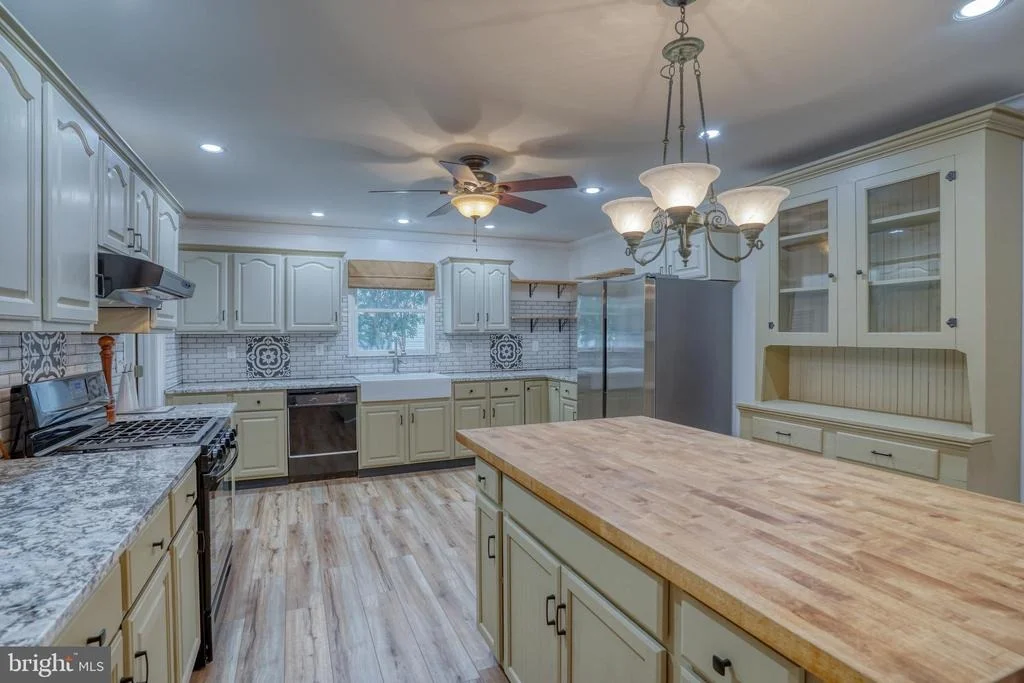 Photo of 956 JANEKA LANE