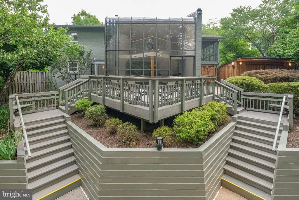 Photo of 7016 RIVER ROAD
