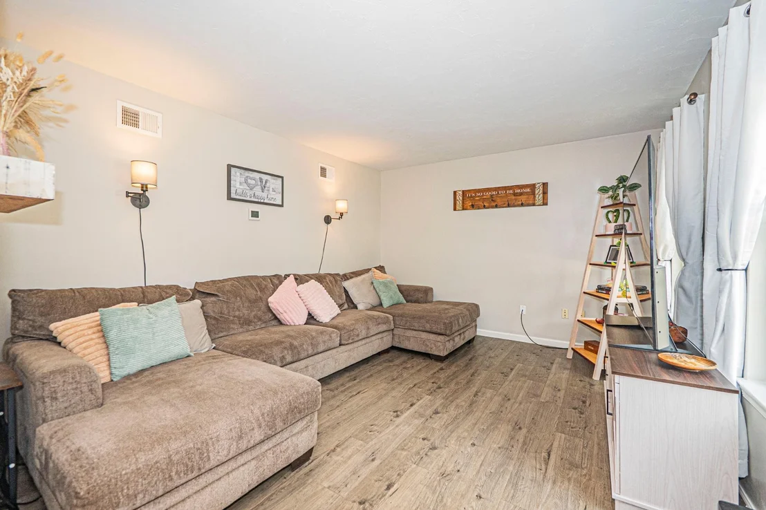 Photo of 13 BONNIEFIELD CIRCLE