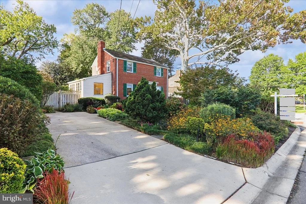 Photo of 8616 LYNBROOK DRIVE