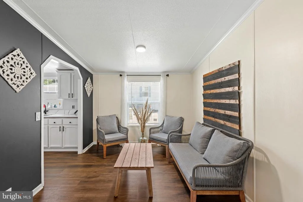 Photo of 43 MIDWAY AVENUE