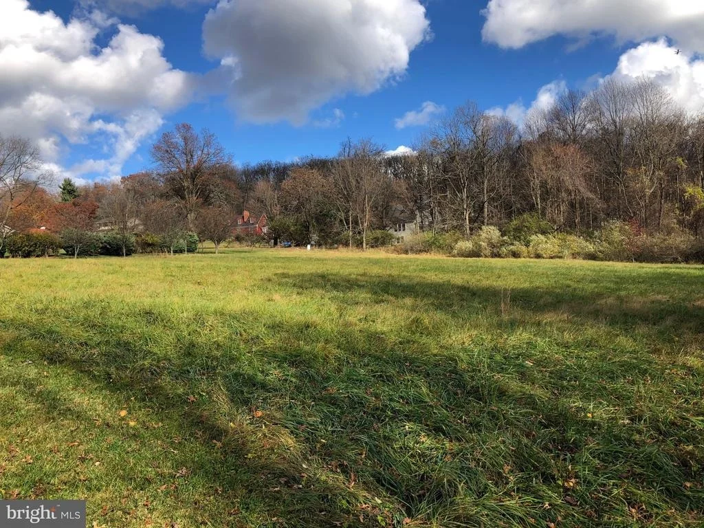 Photo of 4831 ROUND HILL ROAD