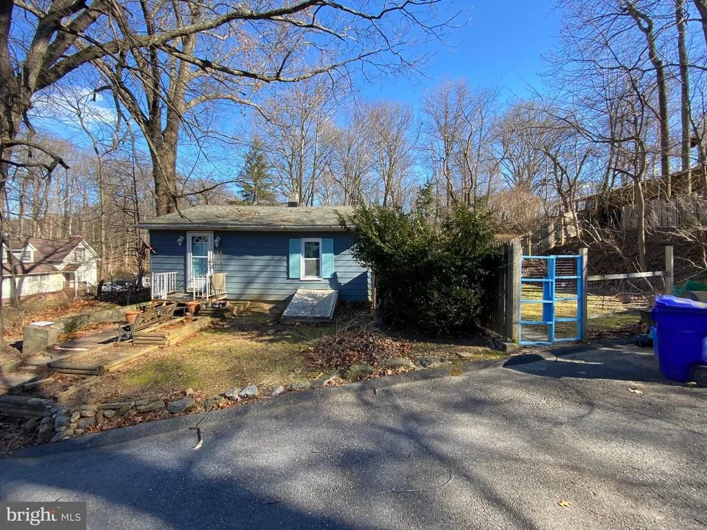 Photo of 811 JOHNSON AVENUE