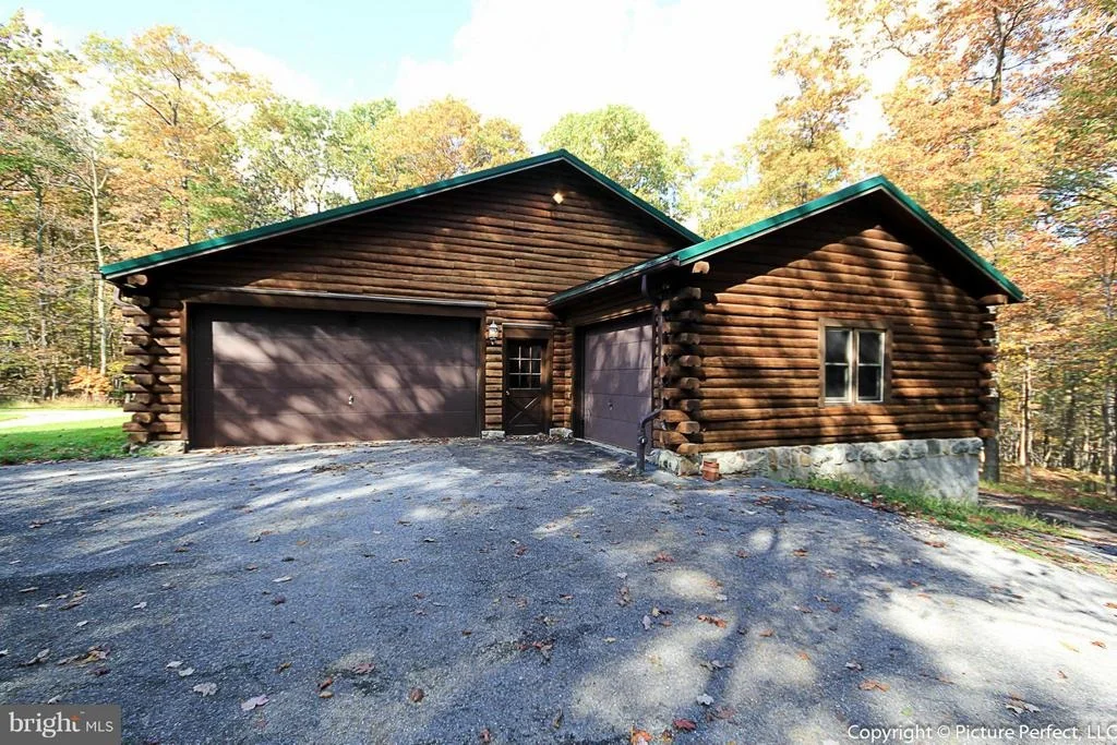 Photo of 10845 GAMBRILL PARK ROAD