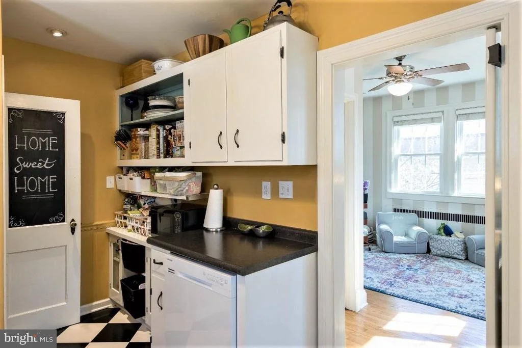 Photo of 620 ALDERSHOT ROAD