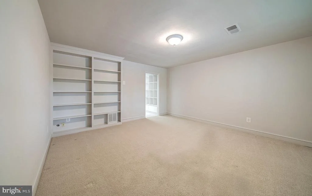 Photo of 6305 STONEHAM LANE
