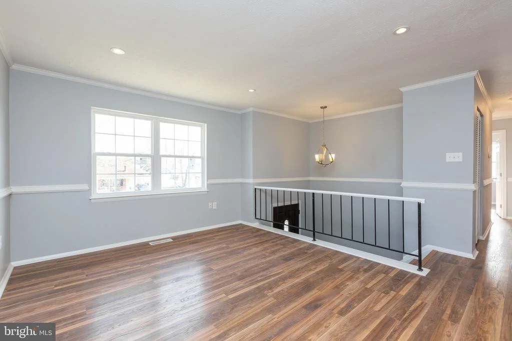 Photo of 708 UNIVERSITY DRIVE