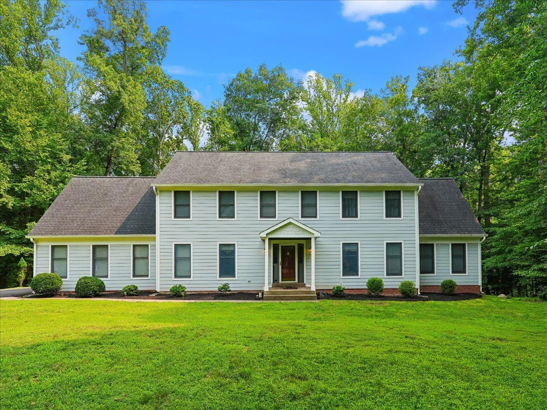 Photo of 8253 HONEYSUCKLE ROAD