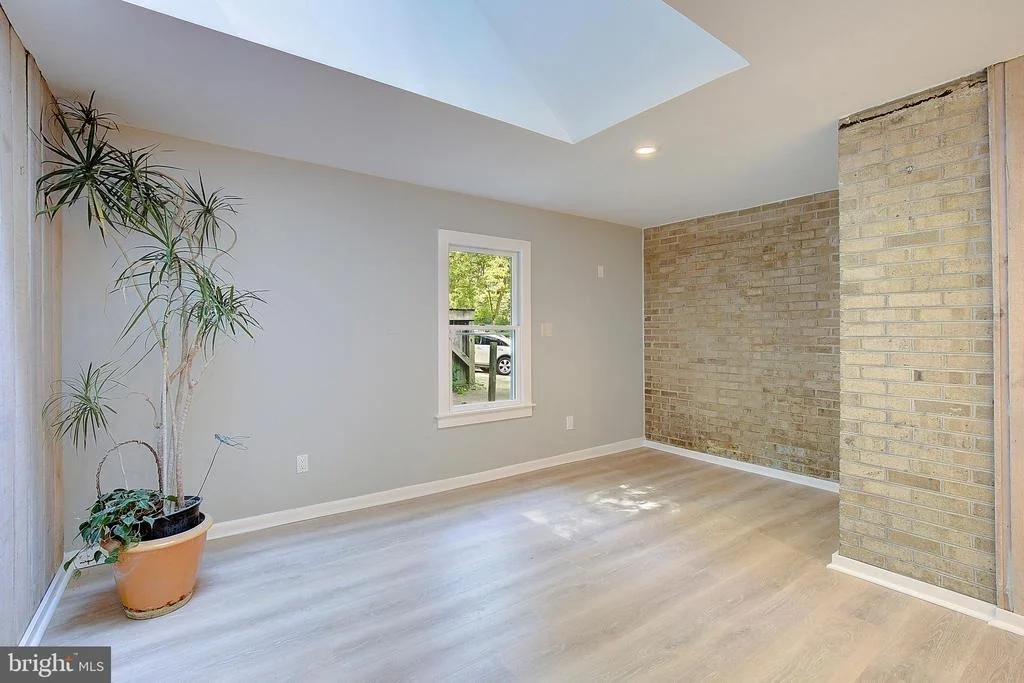 Photo of 349 ARBUTUS DRIVE