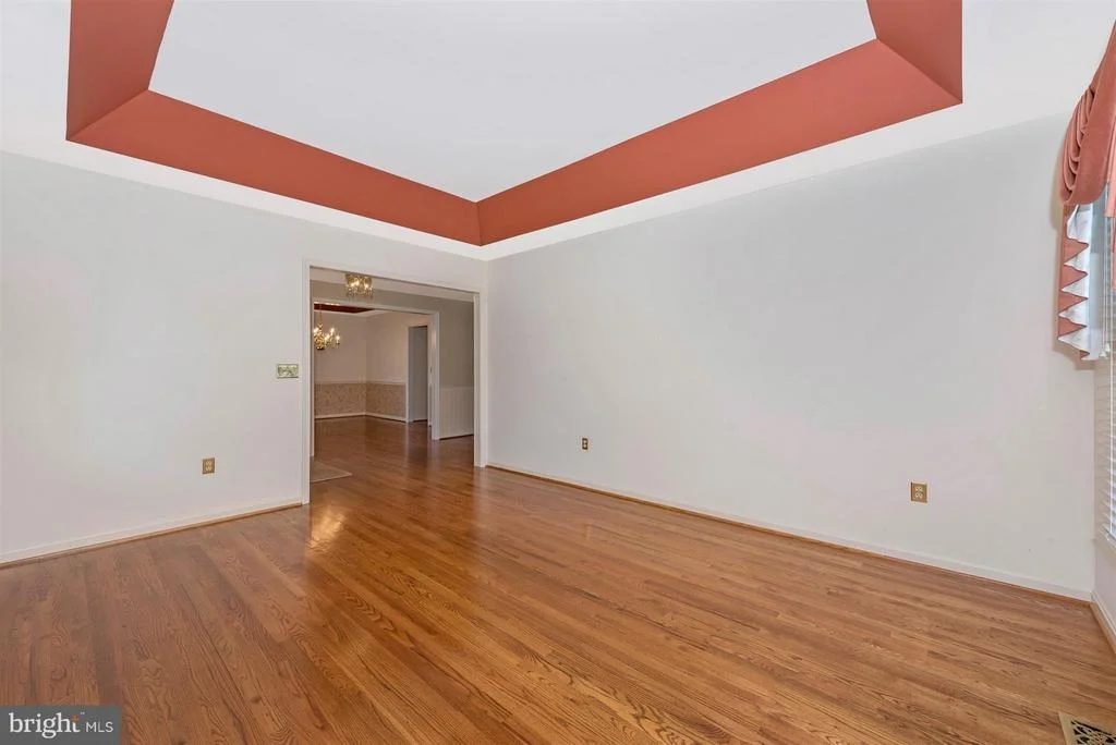 Photo of 1015 BEXHILL DRIVE