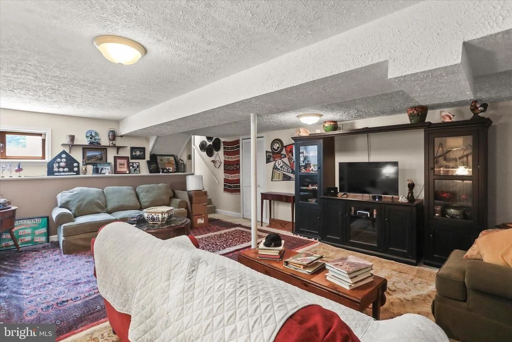Photo of 17 ECKER AVENUE