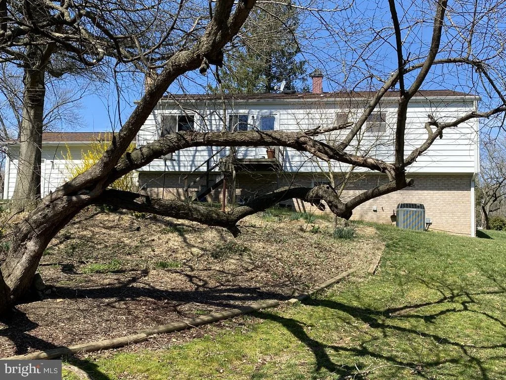 Photo of 7404 BEE BEE DRIVE