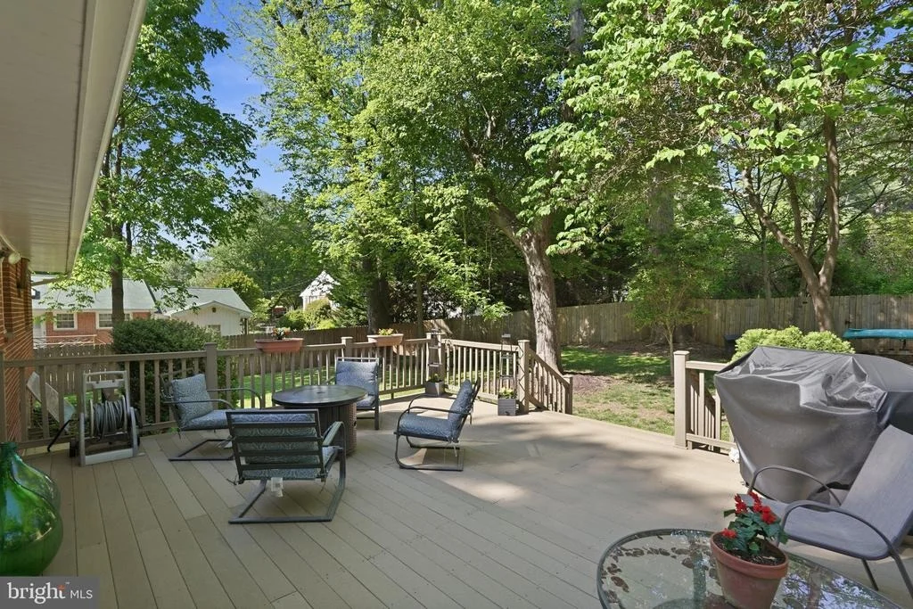 Photo of 5414 QUEENSBERRY AVENUE
