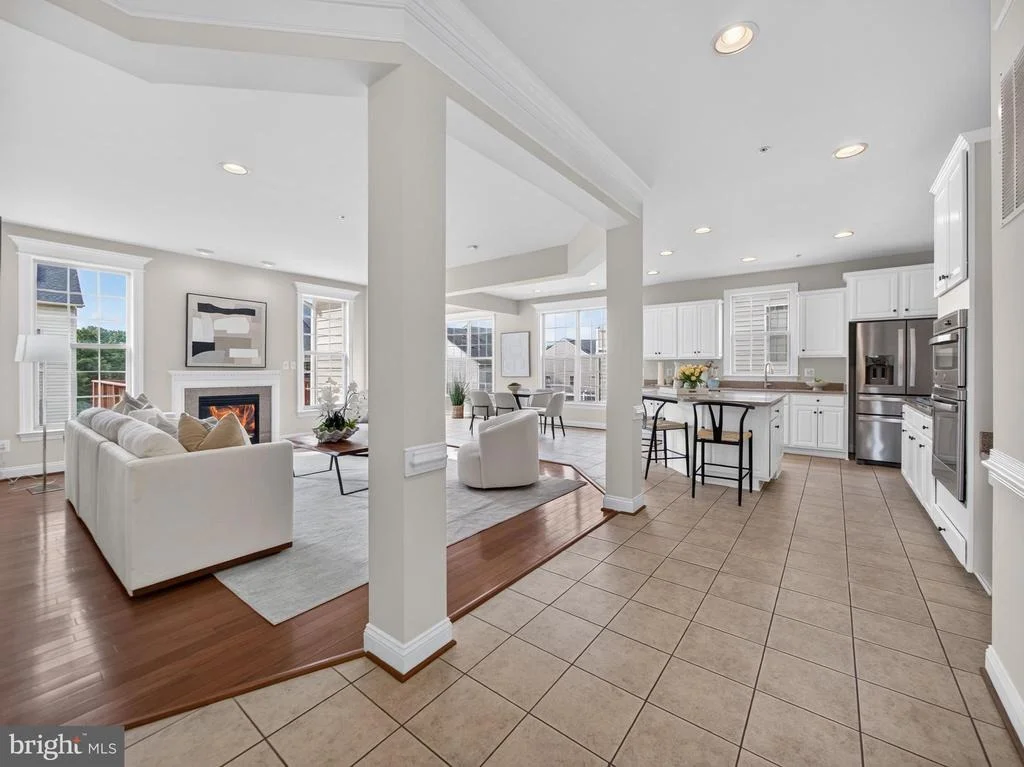 Photo of 3032 MOORE LANE
