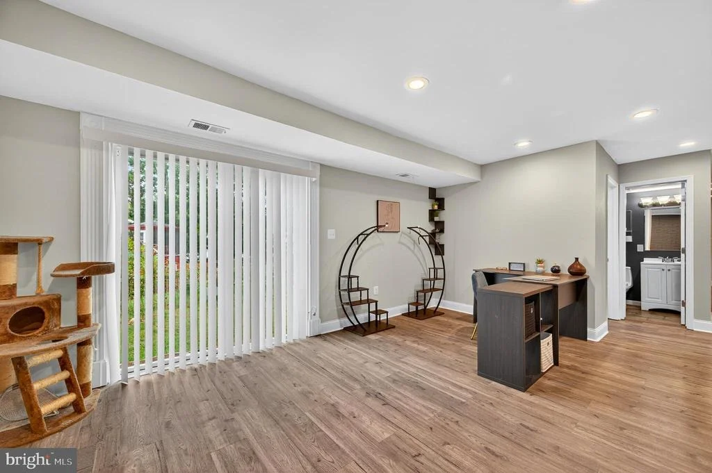 Photo of 9015 LONGBOW ROAD
