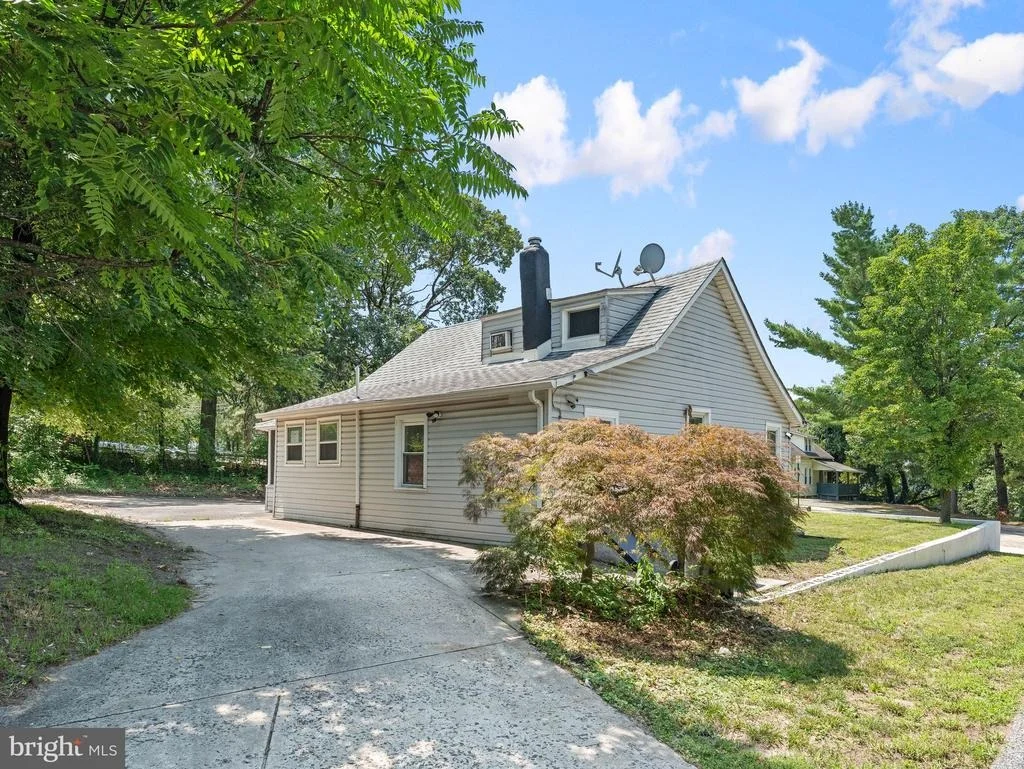 Photo of 215 ERIAL ROAD