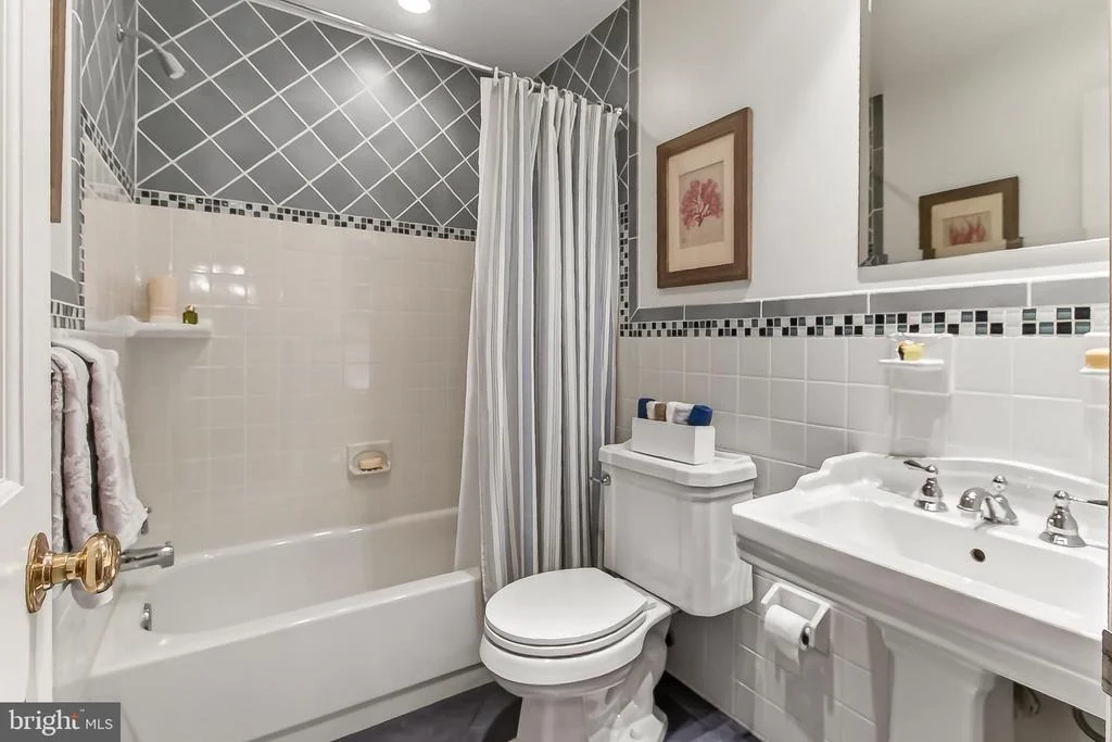 Photo of 809 ENDERBY DRIVE