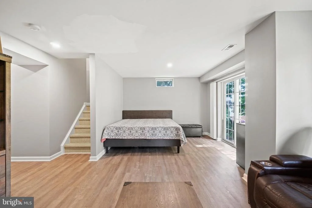 Photo of 6912 VERSAILLE DRIVE