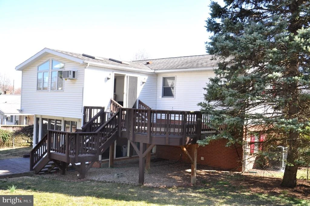 Photo of 1369 OUTER DRIVE