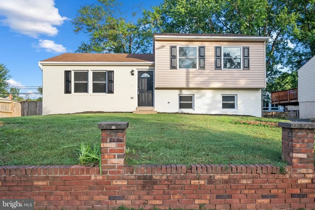 Photo of 8516 CAVALRY LANE