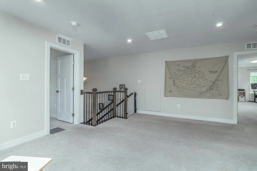 Photo of 405 POTOMAC VIEW PARKWAY