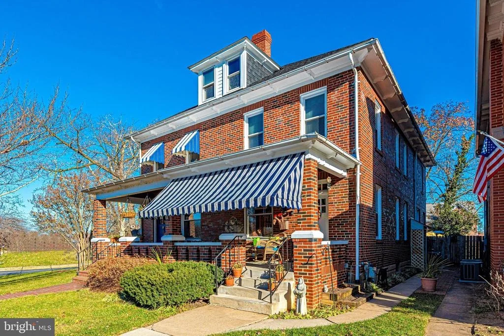 Photo of 24 COLLEGE AVENUE