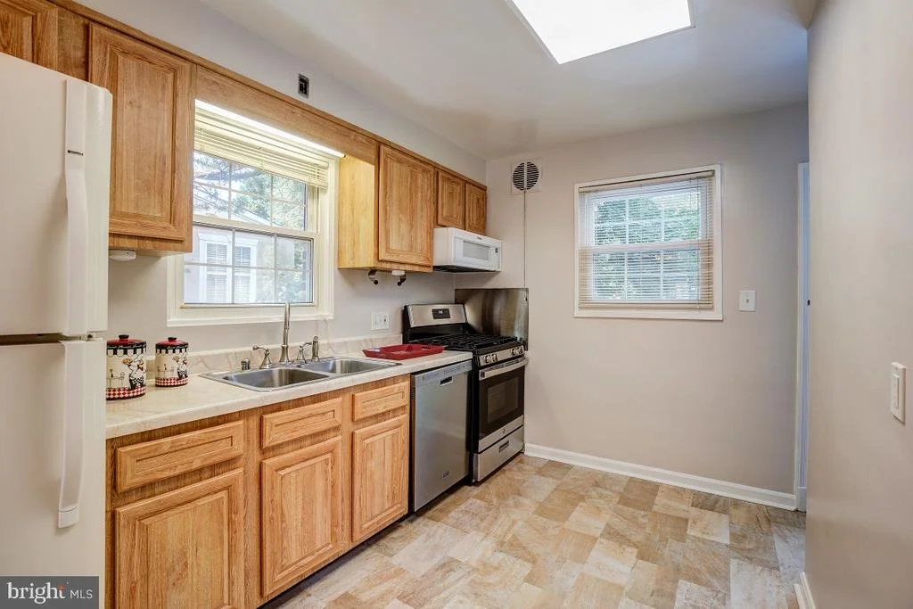 Photo of 10024 CEDAR LANE