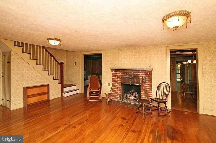 Photo of 5439 SHOOKSTOWN ROAD