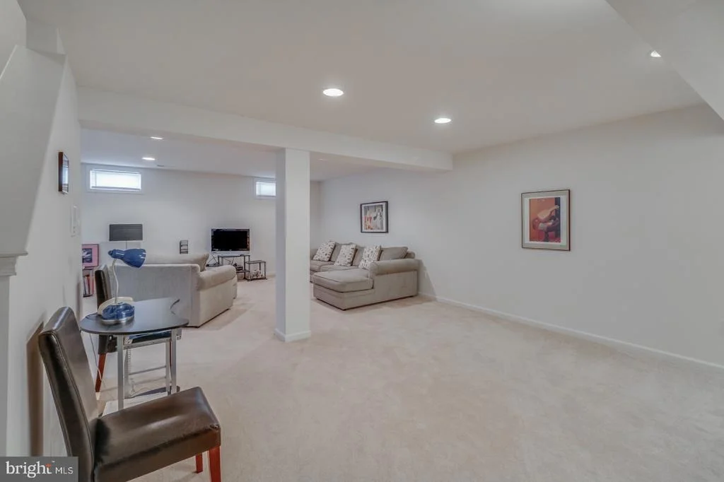 Photo of 254 LONE TREE DRIVE