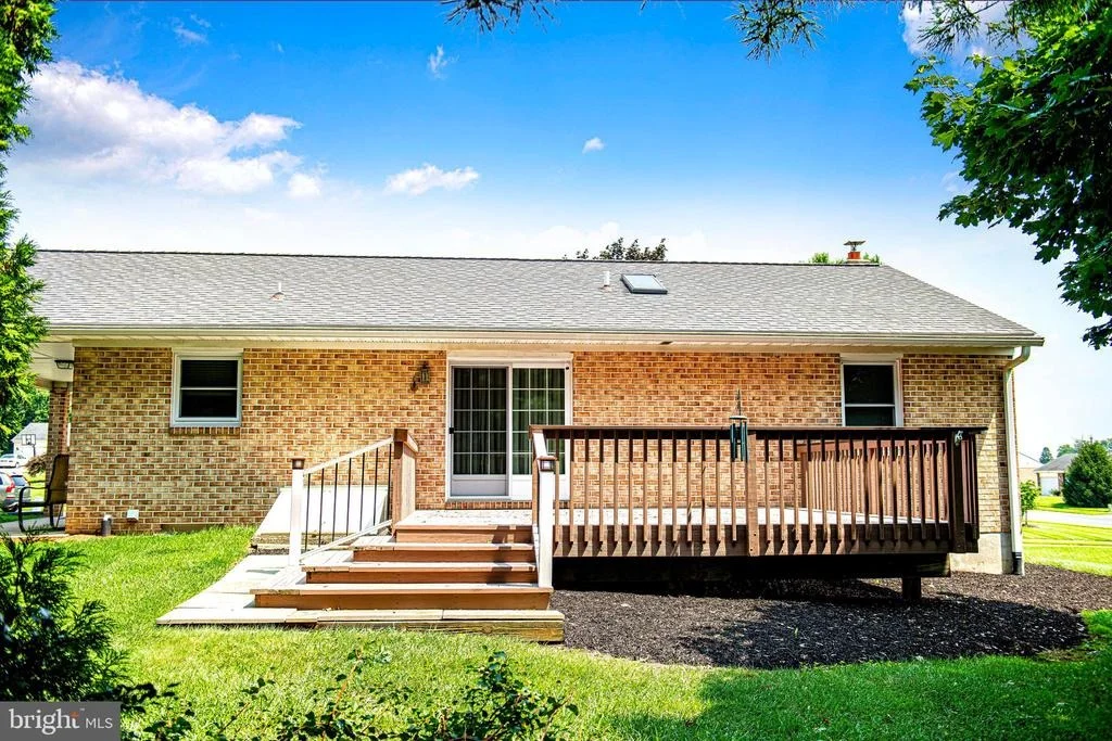 Photo of 619 FLINTLOCK DRIVE