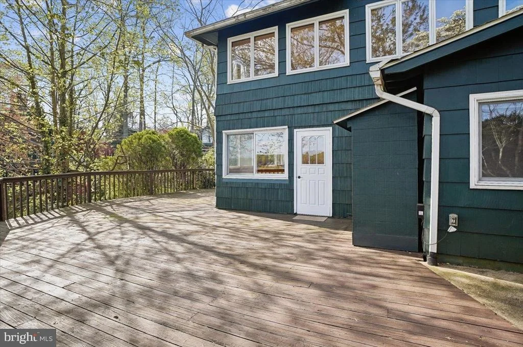 Photo of 322 CLOPSTON HILL