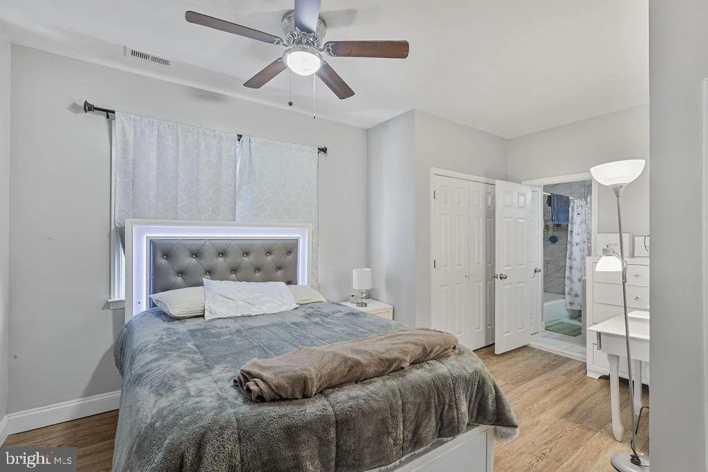 Photo of 8489 ARBUTUS ROAD