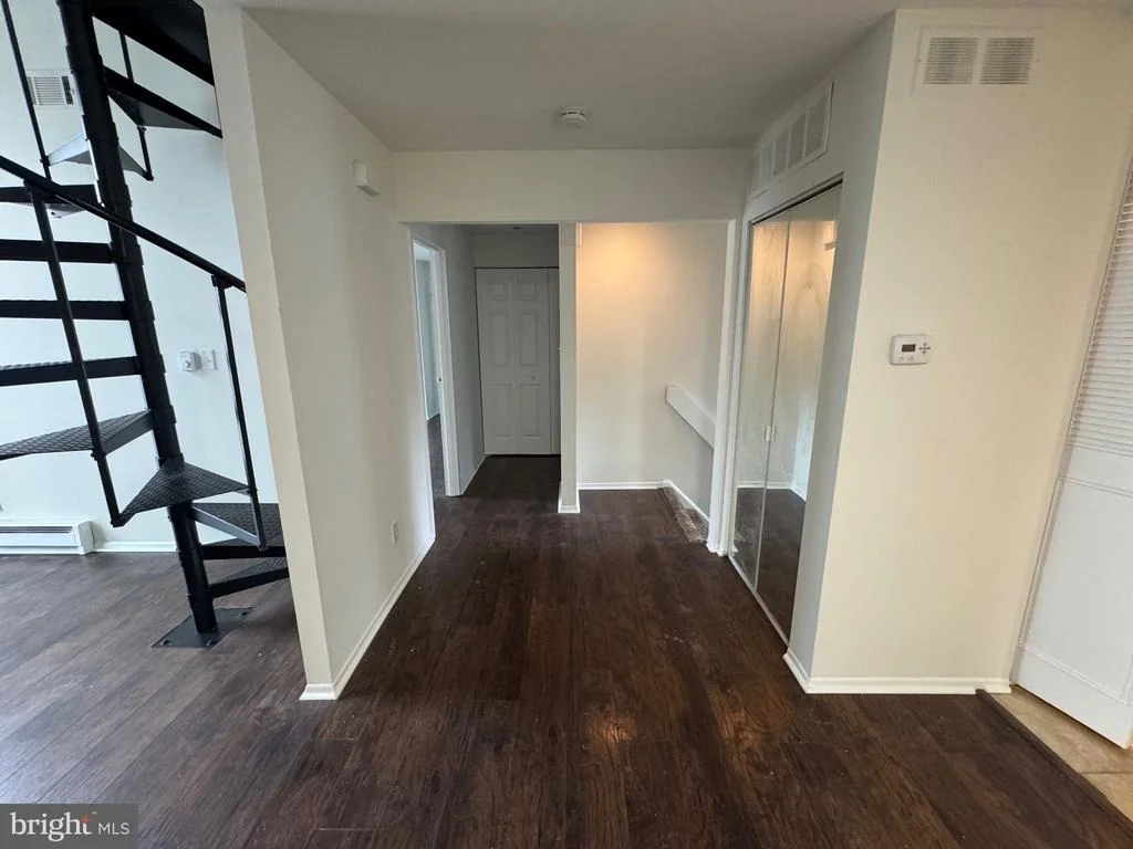 Photo of 502 BROMLEY ESTATE