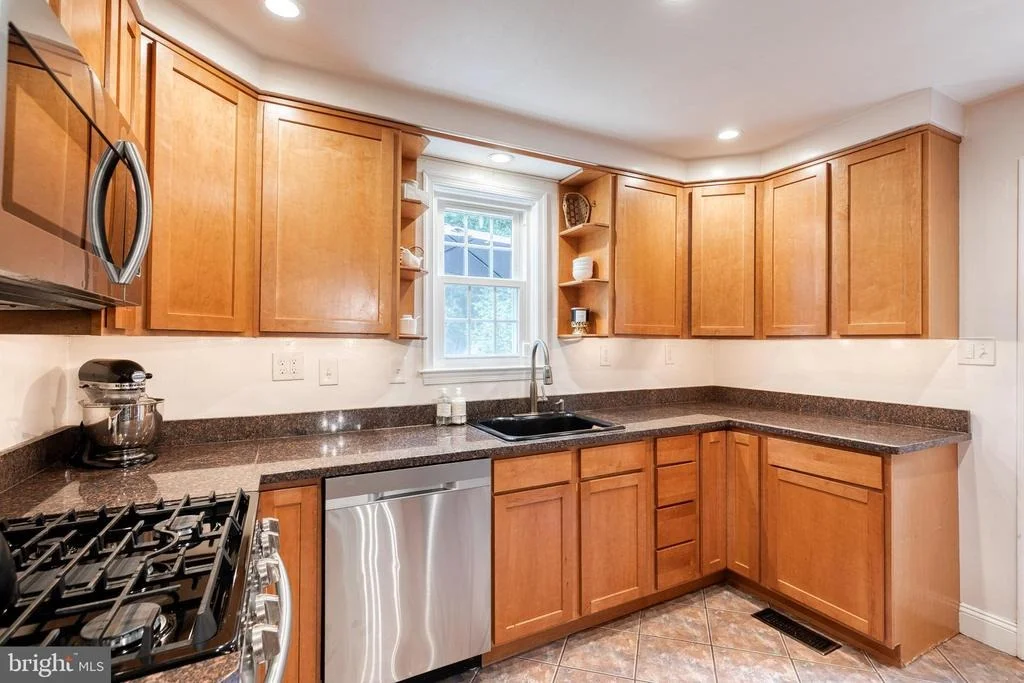 Photo of 533 BROOK ROAD