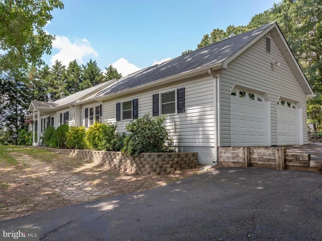 Photo of 1605 PARRAN ROAD
