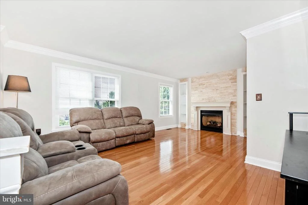 Photo of 127 SUNHIGH DRIVE