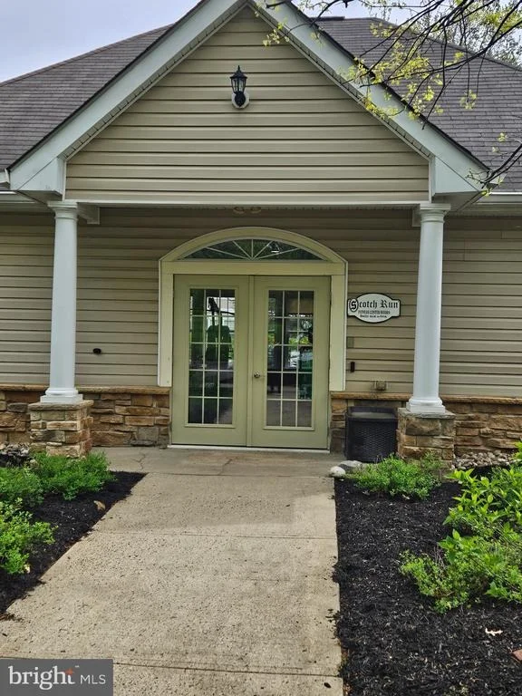 Photo of 121 KYLE WAY