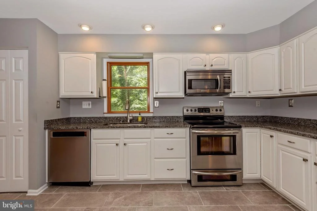 Photo of 6803 PLANTATION ROAD