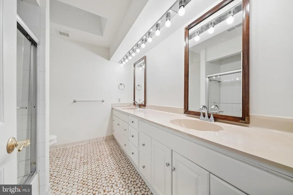Photo of 1052 RIDGE ROAD